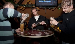 3. ROČNÍK ORIGINÁLNEJ PIVNEJ SÚŤAŽE v CLUBe24 - december 2012 3. ROČNÍK ORIGINÁLNEJ PIVNEJ SÚŤAŽE v CLUBe24 - december 2012