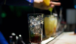 Večer miešaných drinkov - Máj 2017 Večer miešaných drinkov - Máj 2017